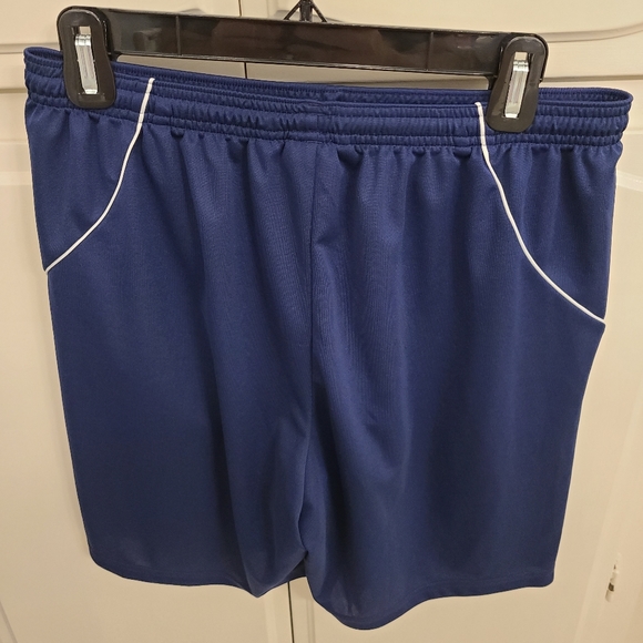 Adidas Clima365 Women's Navy Shorts Size Large - Picture 2 of 9